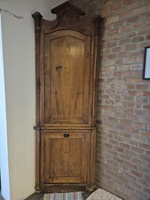 Angoliera antica in legno